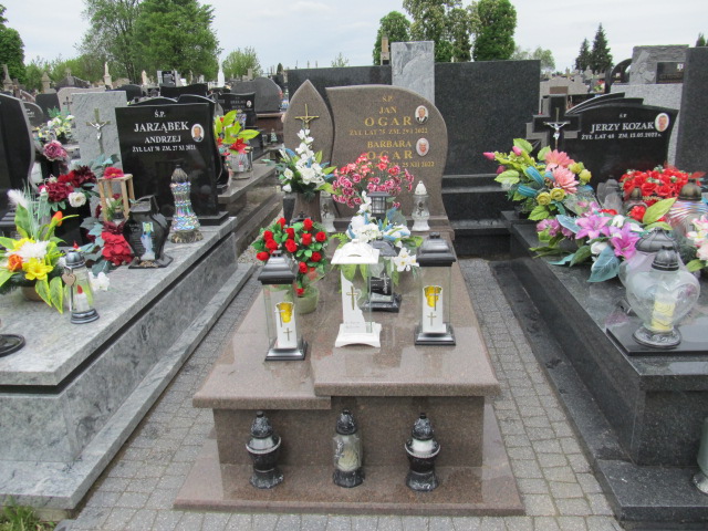 Grób Barbara Ogar